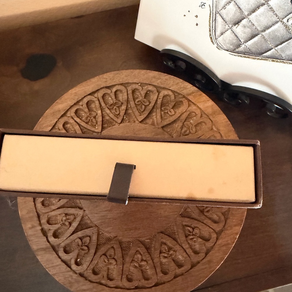 Louis Vuitton Blue and Brown Monogram Card Holder with Box - Picture 4 of 6